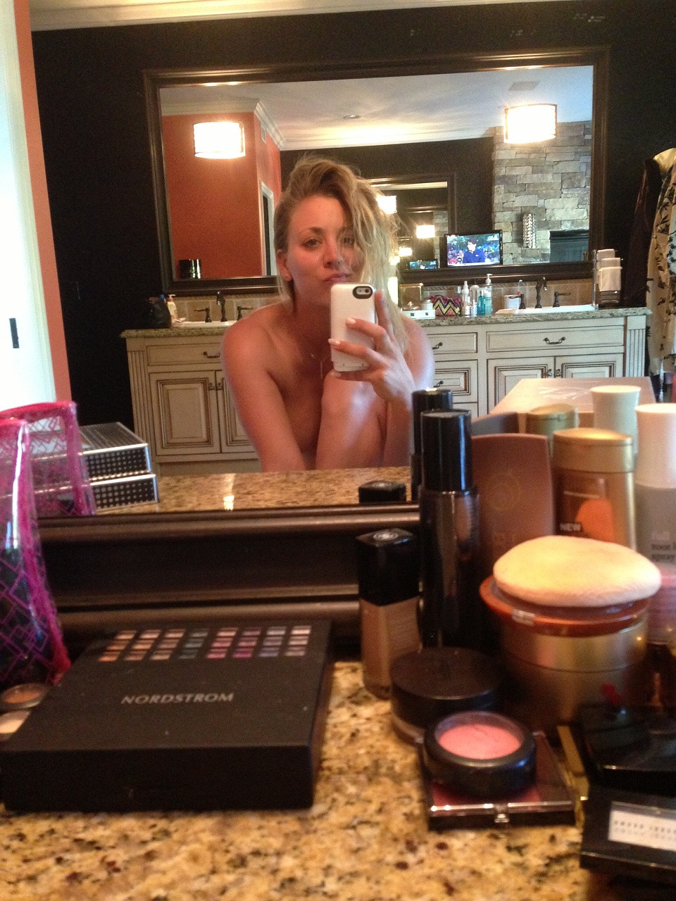 Kaley-Cuoco-Naked-Leaked-0506d086285a8f1734.jpg