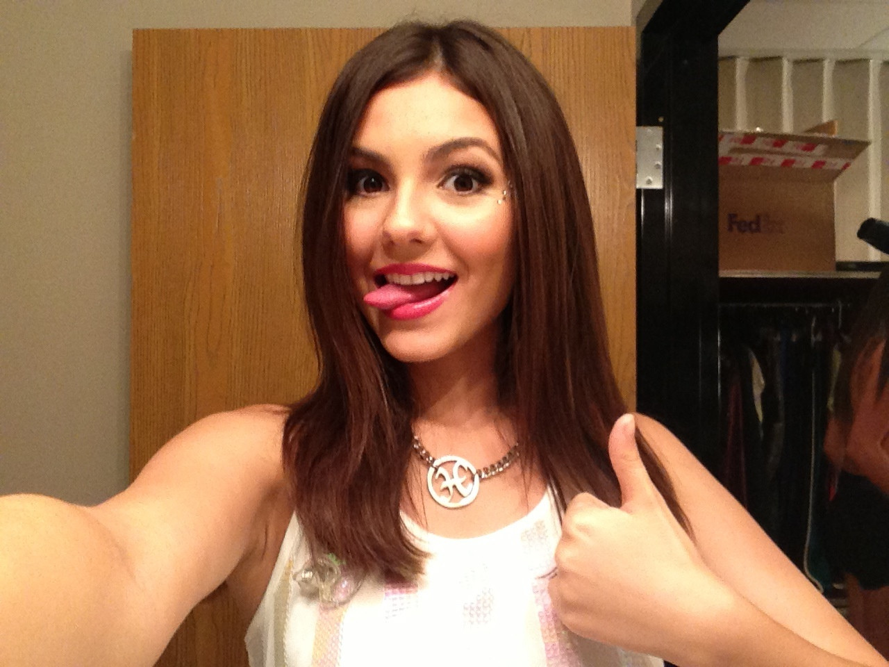 Victoria-Justice-Naked-008a23470e81a04ee6a.jpg