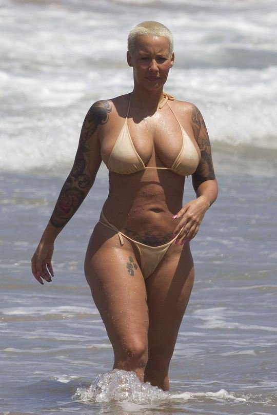 Amber Rose Topless 15 TheFappening.nu 