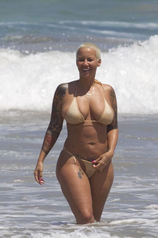 Amber Rose Topless 16 TheFappening.nu 