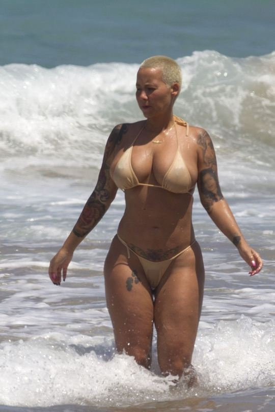 Amber Rose Topless 17 TheFappening.nu 