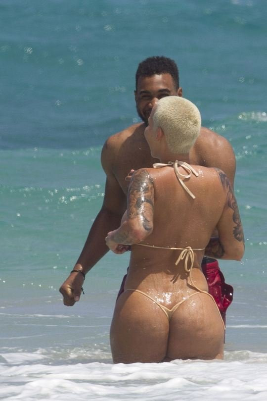 Amber Rose Topless 21 TheFappening.nu 