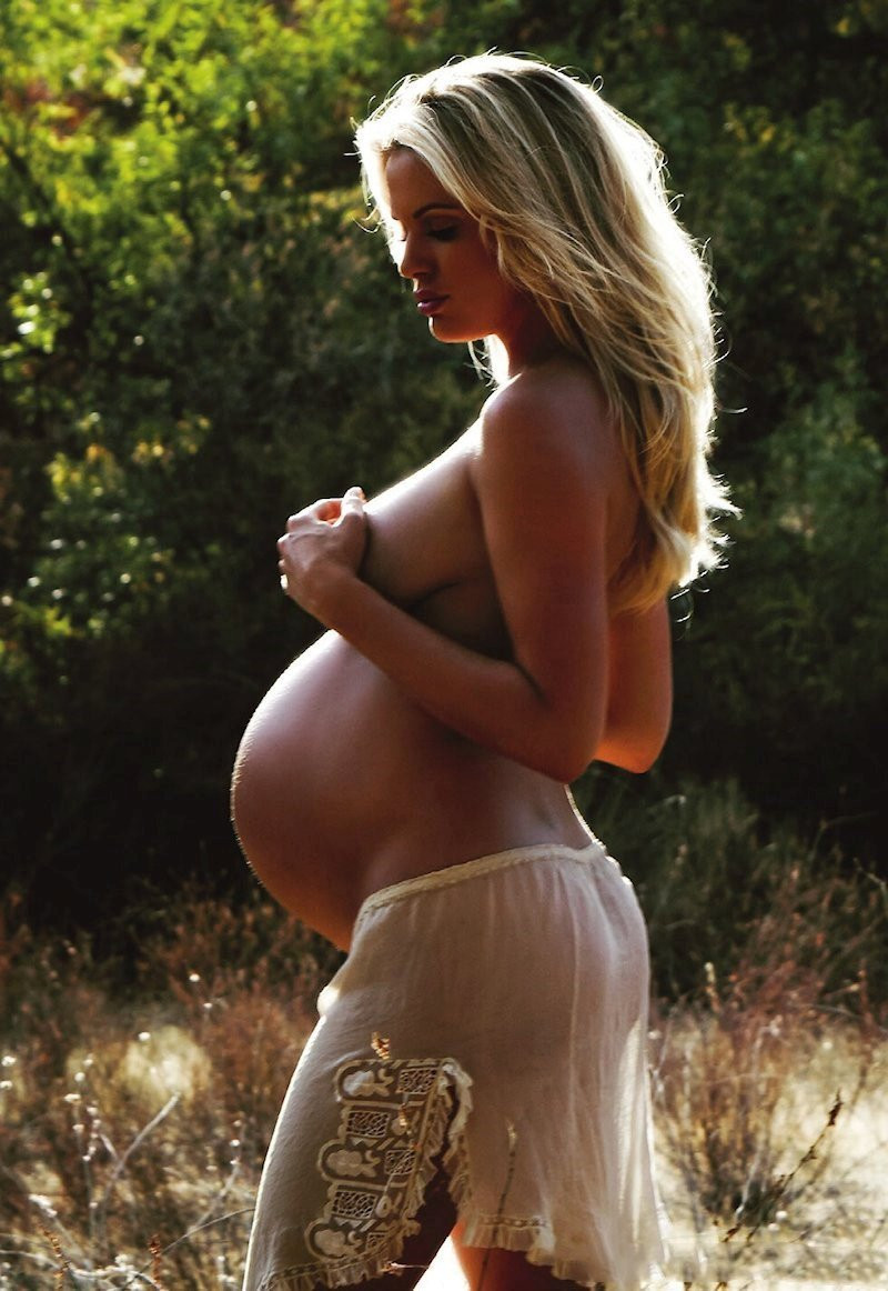 Chelsea Salmon Topless Pregnant 04 TheFappening.nu 