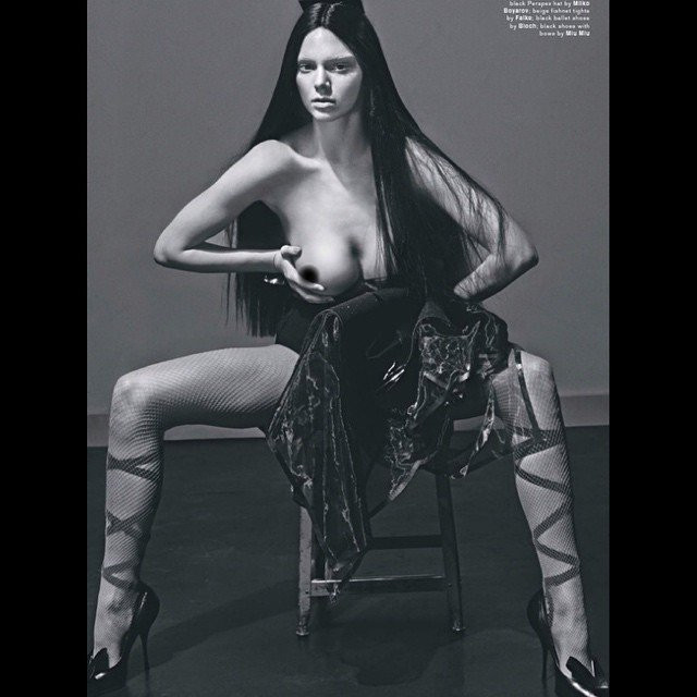 Kendall Jenner Topless 05 TheFappening.nu 
