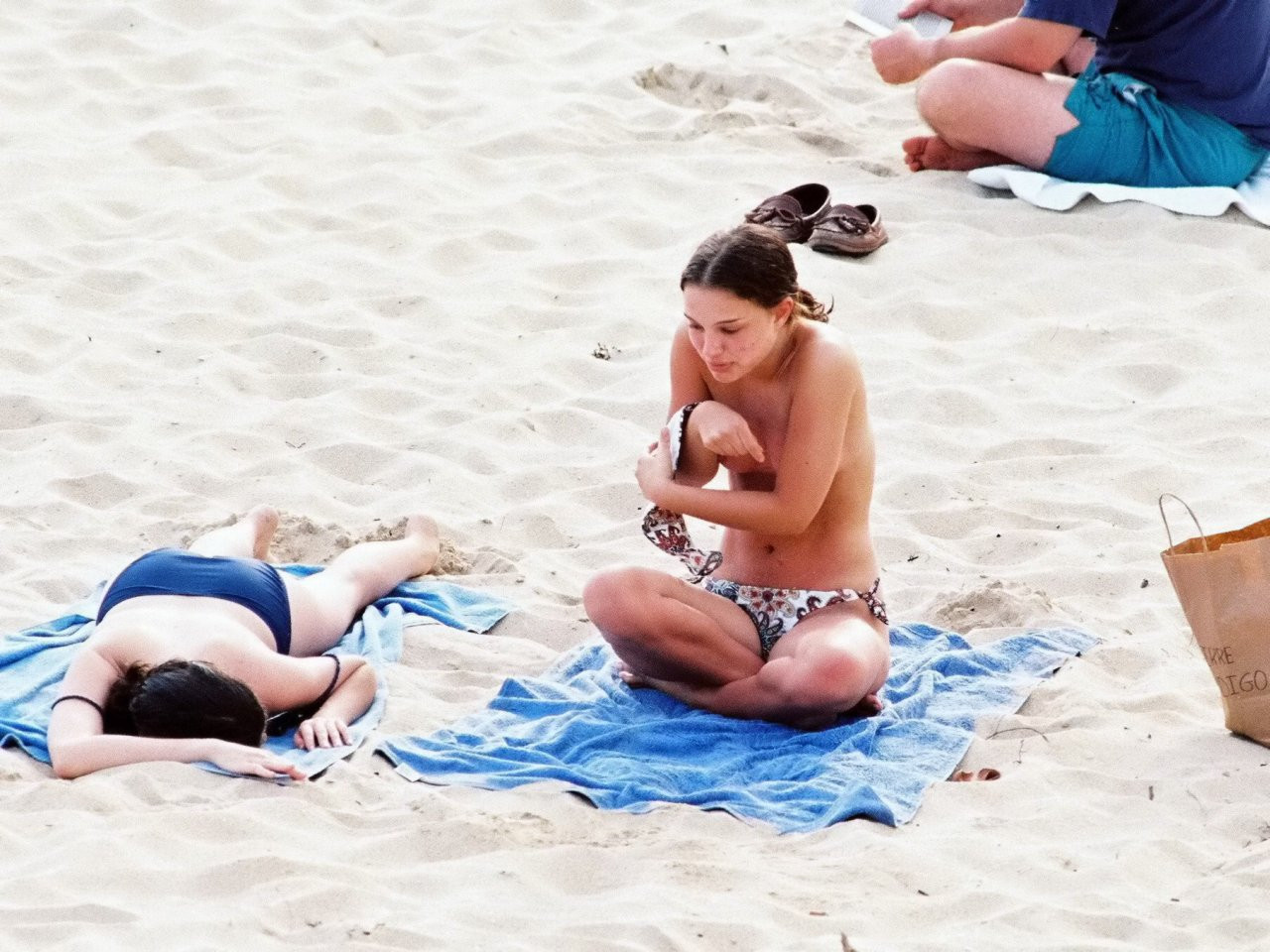 Natalie-Portman-Topless-09---TheFappening.nu024449e176da124a.jpg